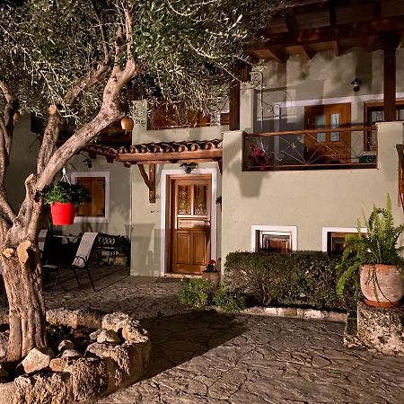 Pegasus House Hotel Corinth Bagian luar foto