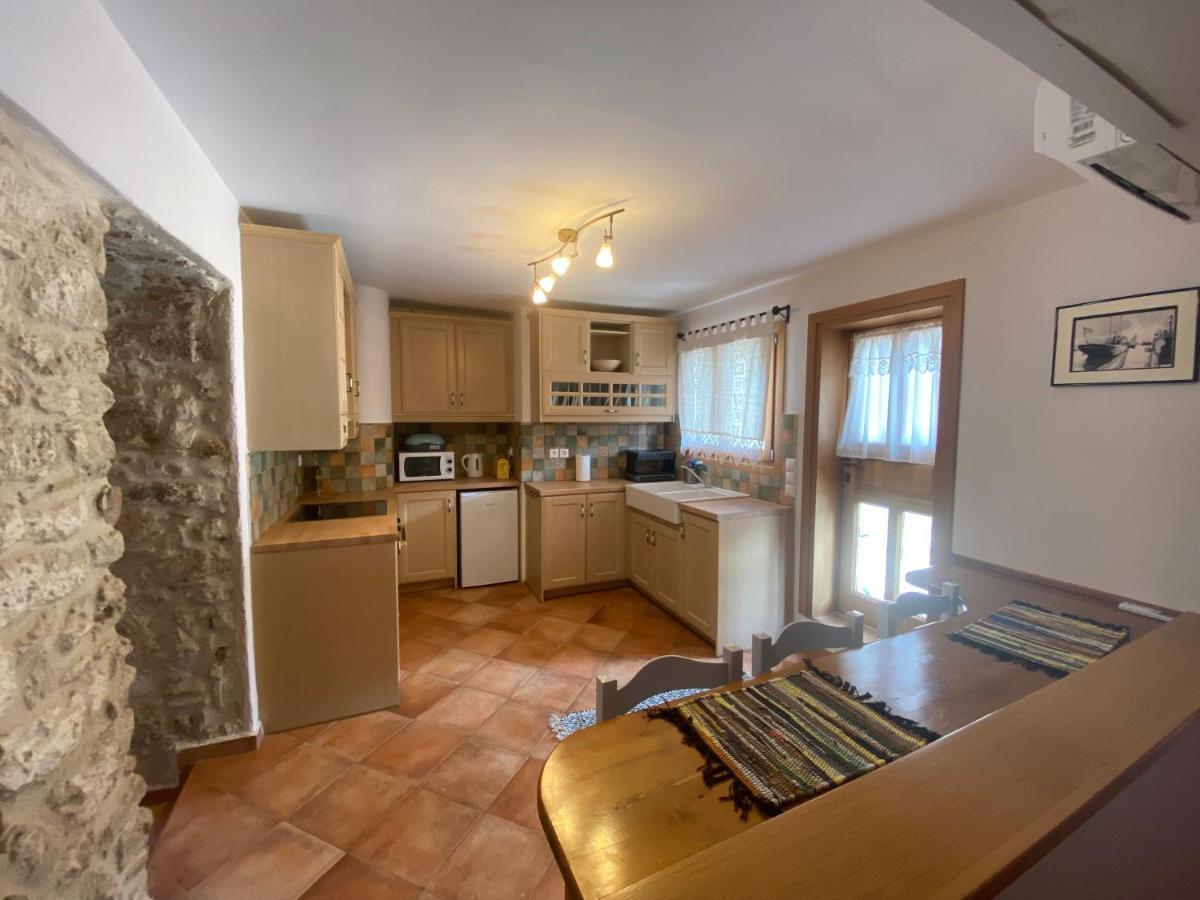 Pegasus House Hotel Corinth Bagian luar foto