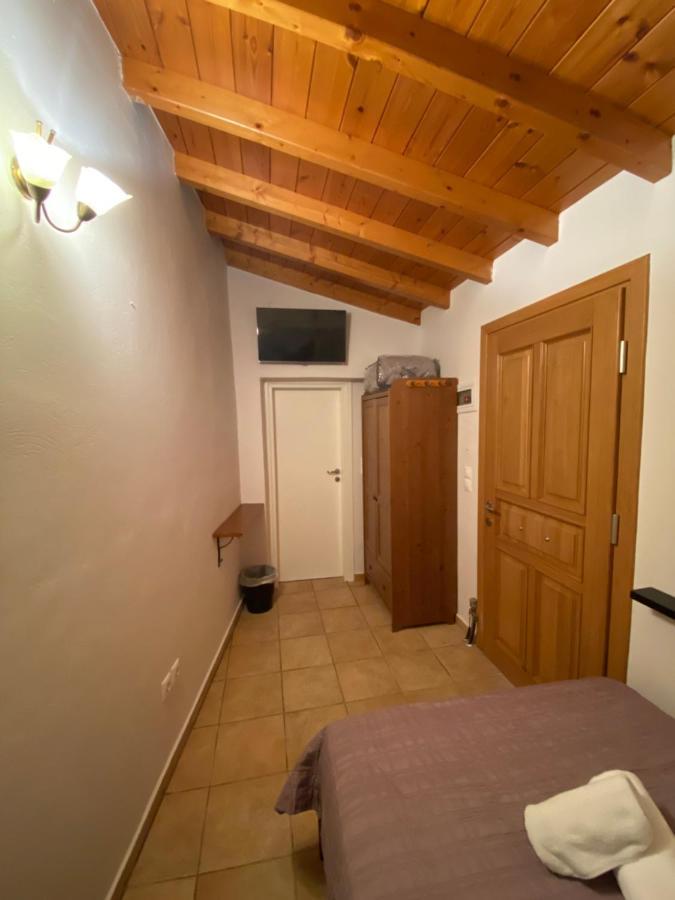 Pegasus House Hotel Corinth Bagian luar foto