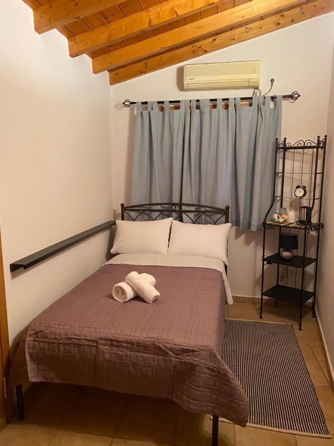 Pegasus House Hotel Corinth Bagian luar foto