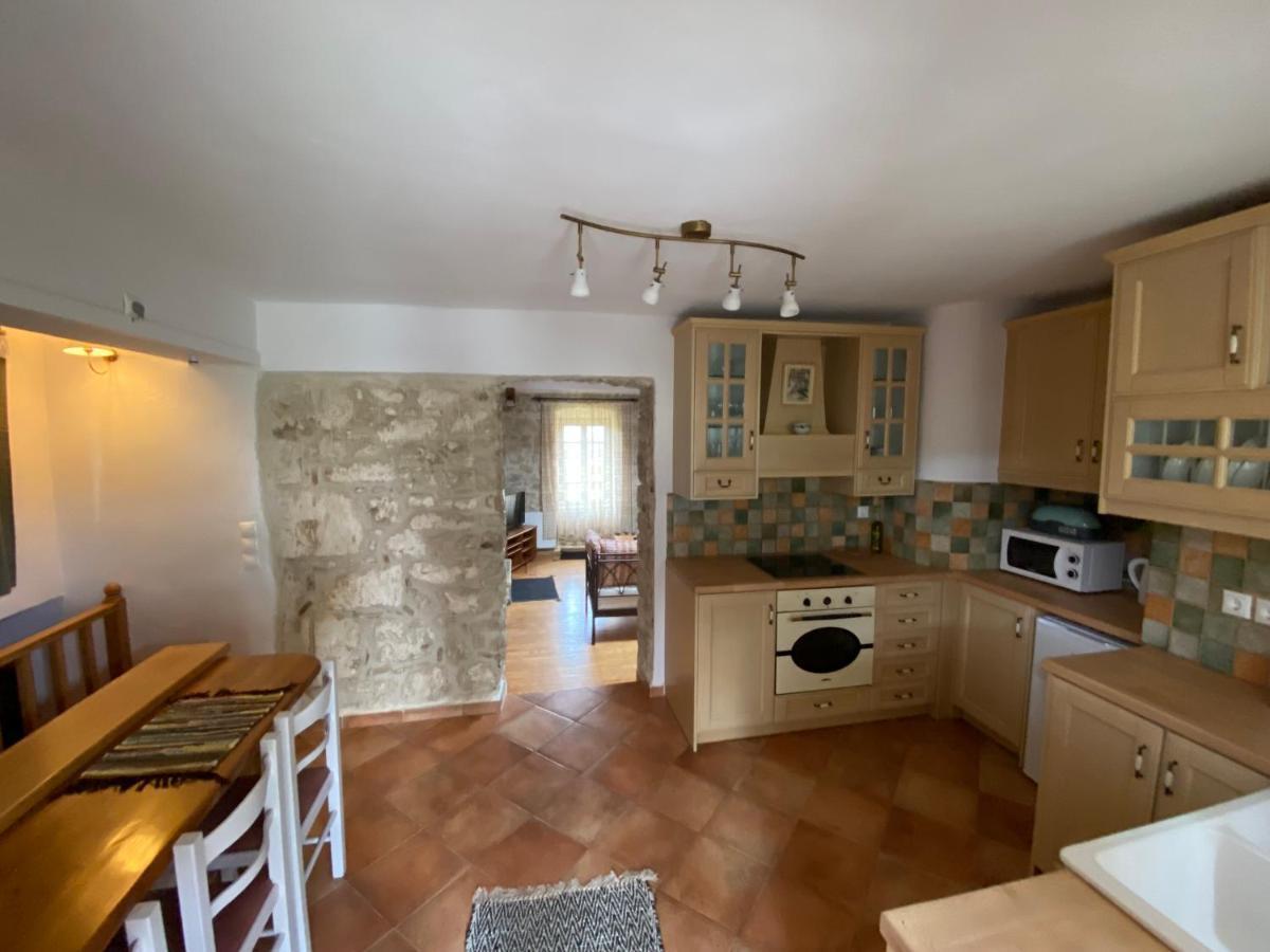 Pegasus House Hotel Corinth Bagian luar foto