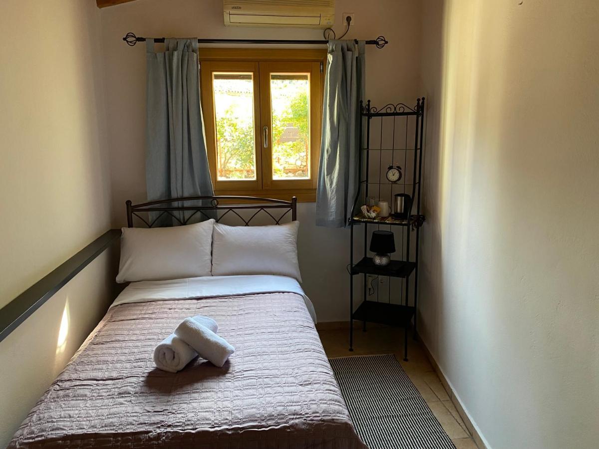 Pegasus House Hotel Corinth Bagian luar foto