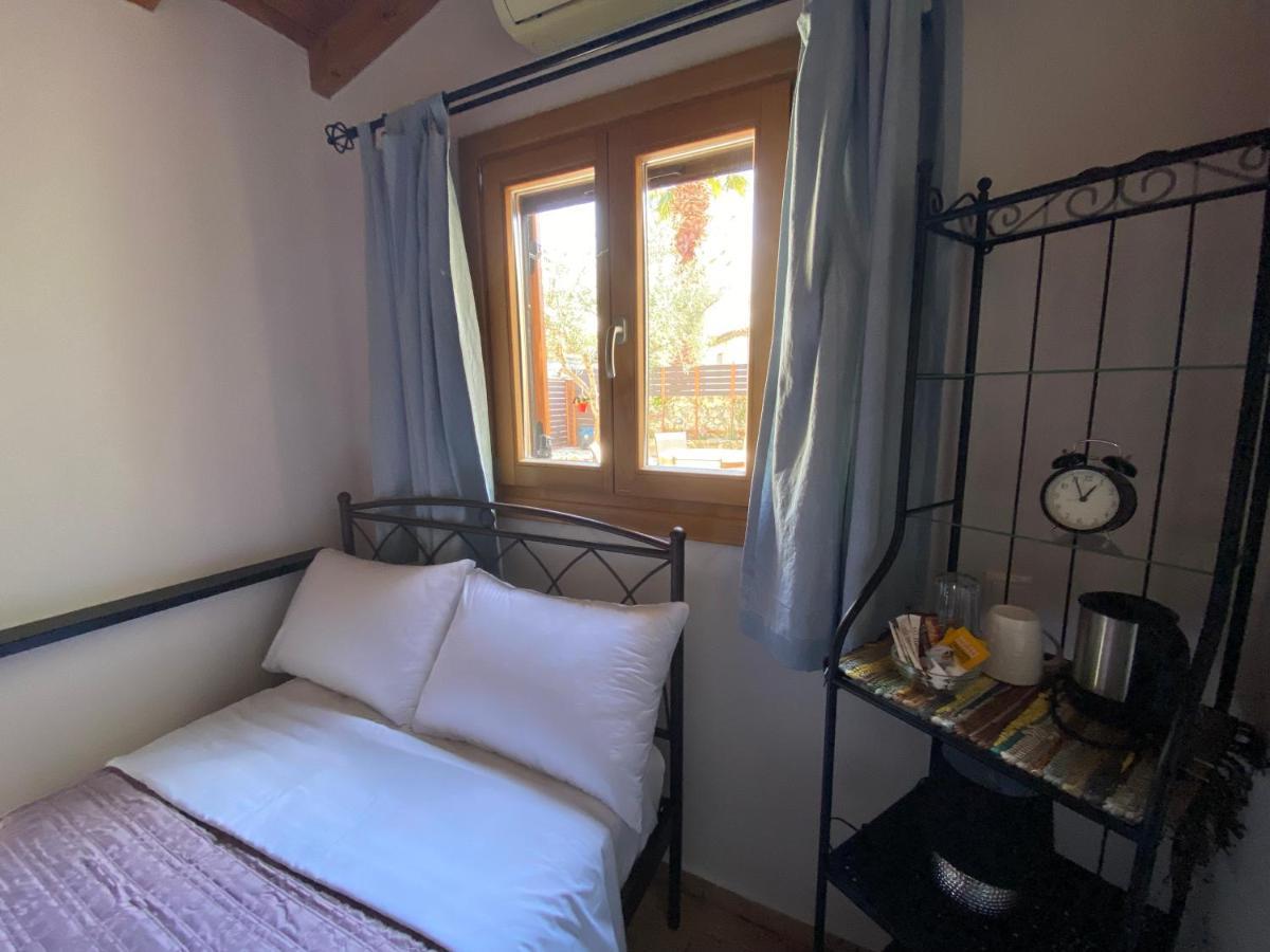 Pegasus House Hotel Corinth Bagian luar foto