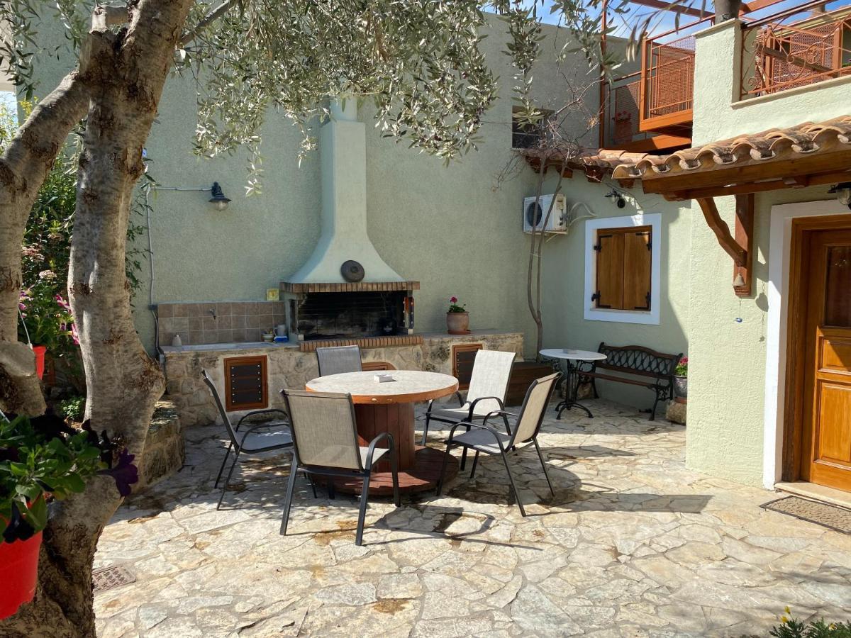 Pegasus House Hotel Corinth Bagian luar foto