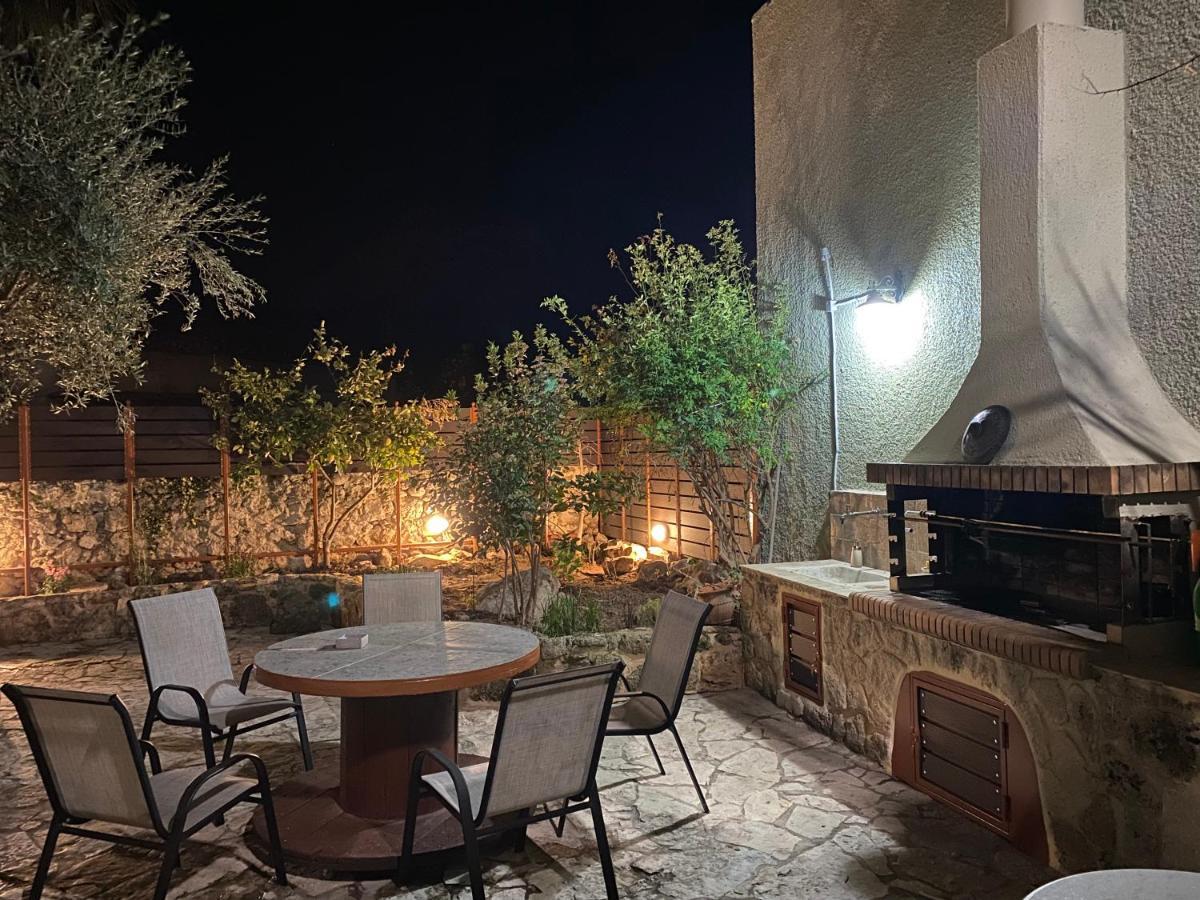 Pegasus House Hotel Corinth Bagian luar foto