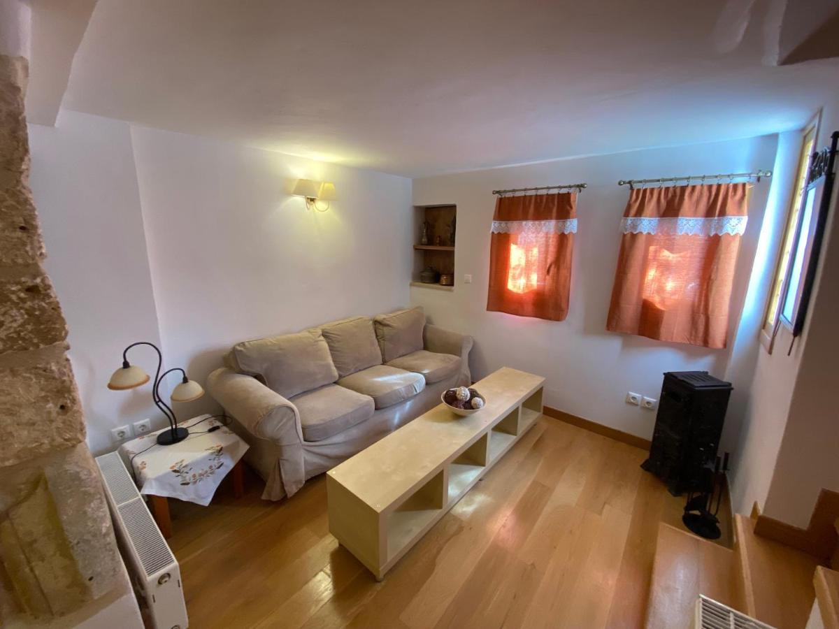 Pegasus House Hotel Corinth Bagian luar foto