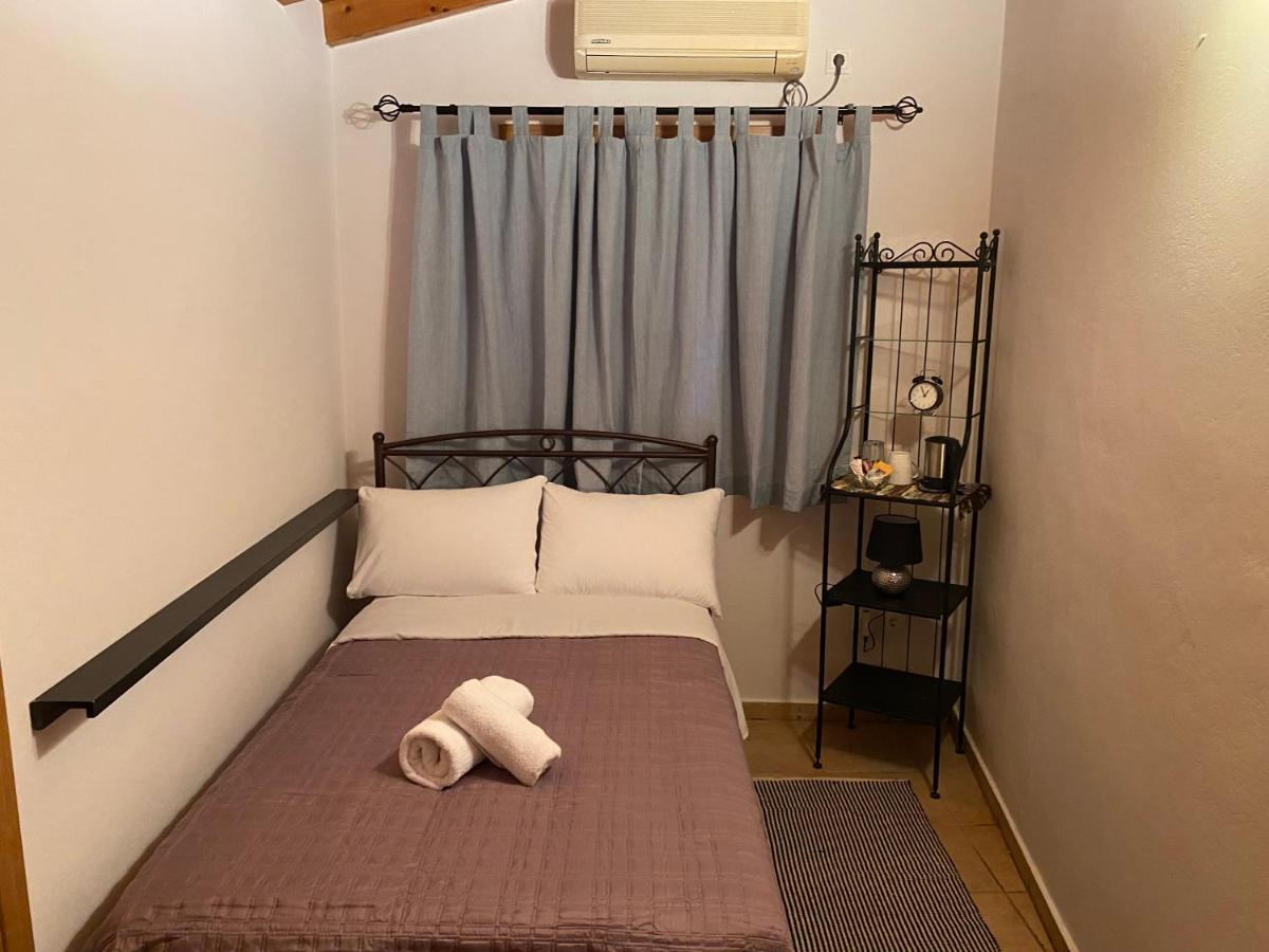 Pegasus House Hotel Corinth Bagian luar foto