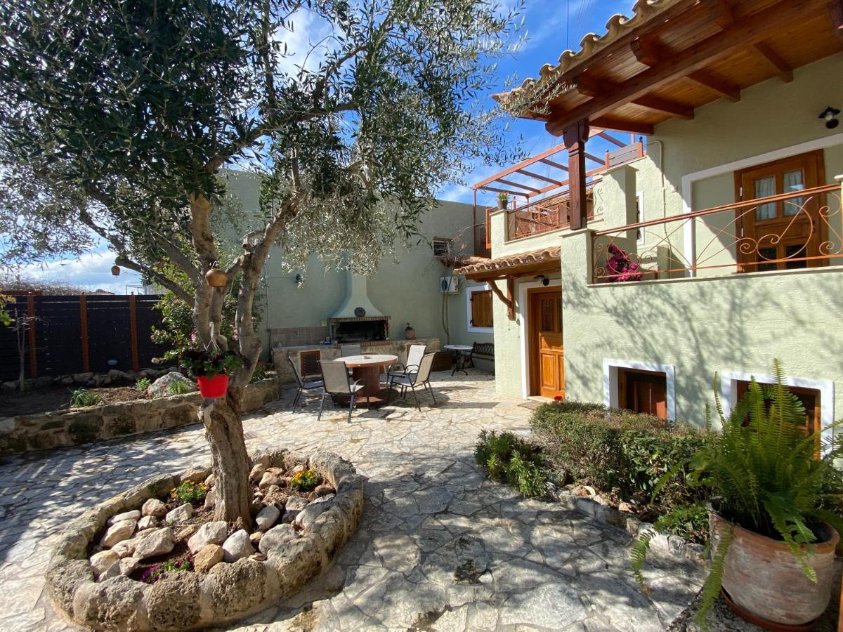 Pegasus House Hotel Corinth Bagian luar foto